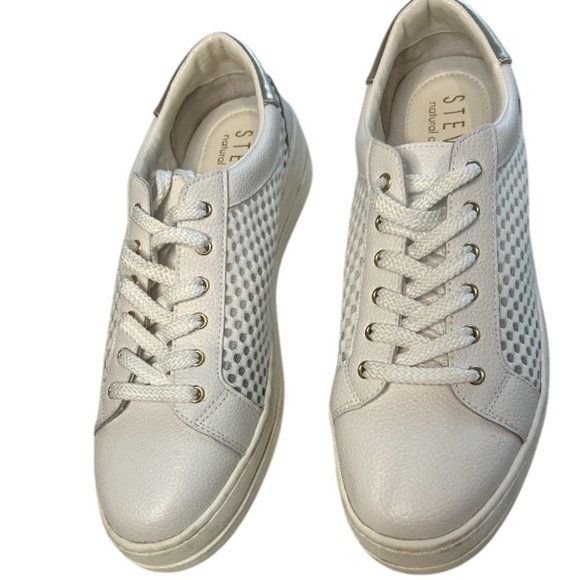 Steven by Steve Madden white & gold sneakers, like new, size‎ 9M - Picture 1 of 4